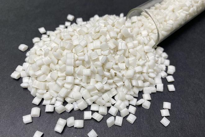 塑料袋更新?lián)Q代,原料去哪找?可降解吹膜料M300為你解決配方問題